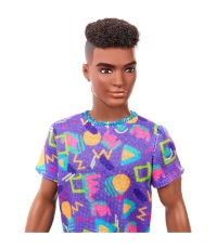 Imagine Papusa baiat Fashionista  cu tinuta lejera multicolora