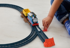 Imagine Thomas set de joaca cu locomotiva Cranky motorizata si accesorii