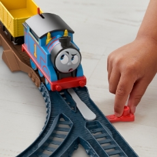 Imagine Thomas set de joaca cu locomotiva Cranky motorizata si accesorii